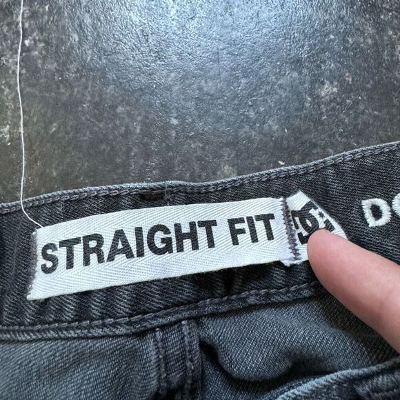 Dc Shoes Men’s Grey Pants Straight Fit Style Size 30x30 Skater Cotton Blend - Picture 9 of 12